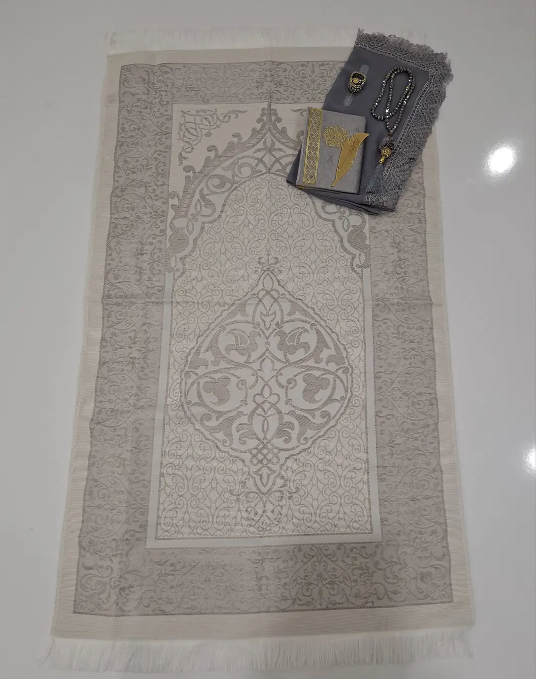 K.Seccade Yasin Ayraç Krs.Tesbih Namaz Ört. M12 3