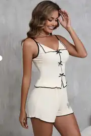 3776 Kadın Fiyonklu Şortlu Pijama Takımı S-M Beden 2